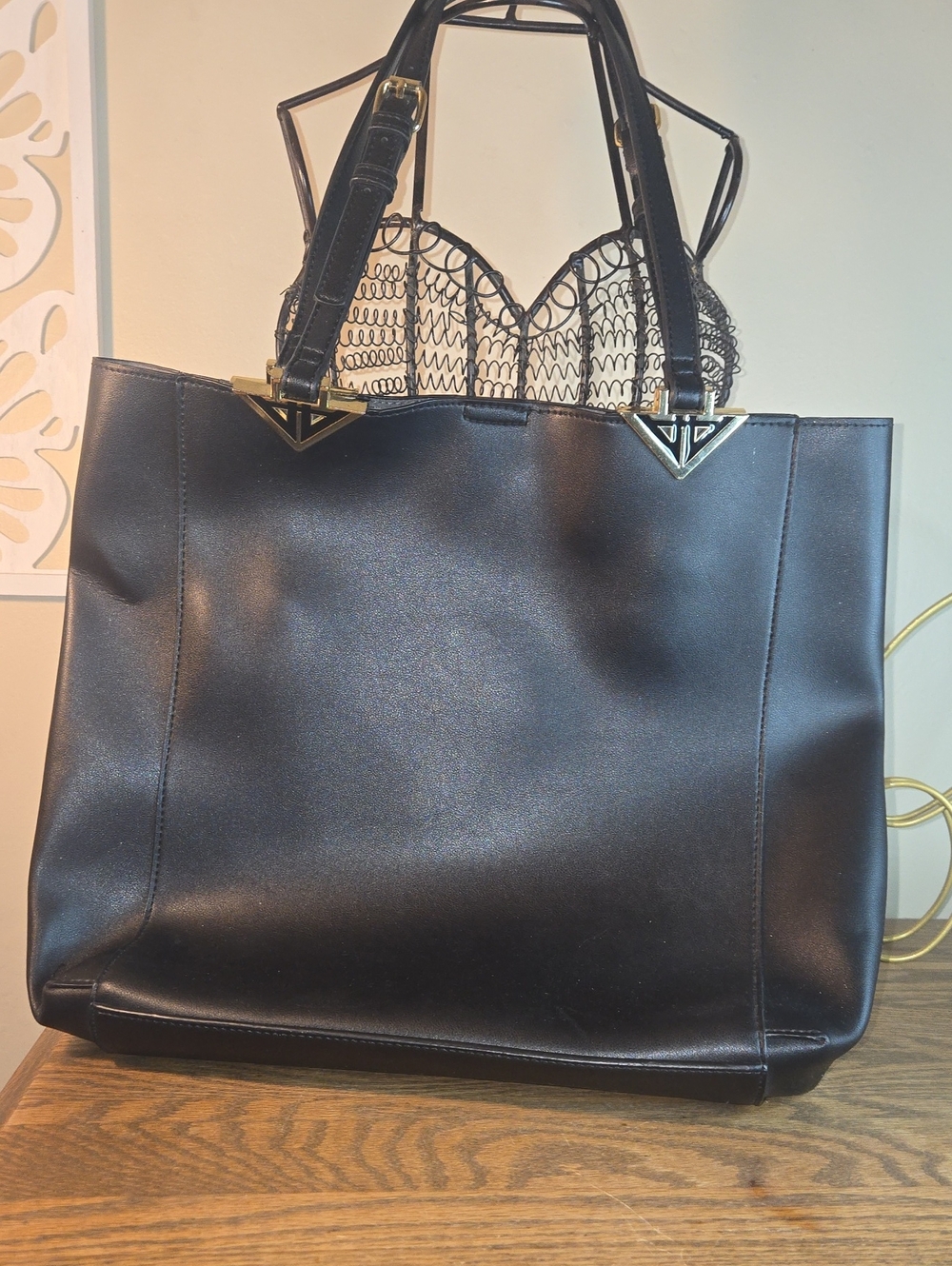 Classic Black Tote Bag - Sleek Everyday Handbag